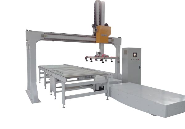 對(duì)中輸送機(jī)+電臺(tái)車+龍門式自動(dòng)上下料